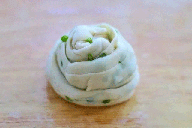 图片[5]-葱油饼用这种手法来做多层又好看，好不好吃你说了算-万荀网