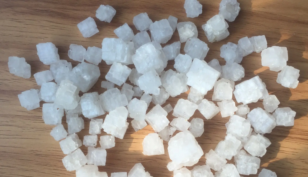 清热，凉血，明目。用于吐血，尿血，牙龈肿痛出血，目赤肿痛，风眼烂弦